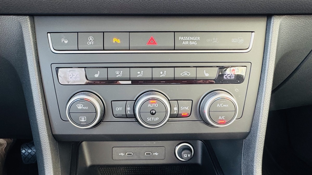 Seat Ateca 2.0 TDI Style NAVI LED LHZ CAM AHK 