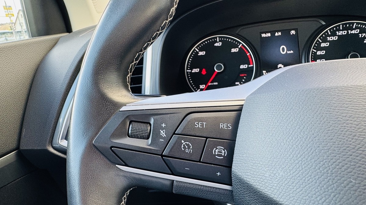 Seat Ateca 2.0 TDI Style NAVI LED LHZ CAM AHK 