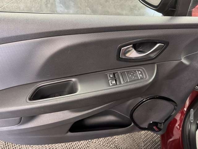 Renault Clio IV 1.2 Limited Navi*Tempo*PDC*Klima*Isofix
