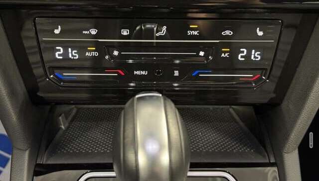 Volkswagen Passat 2.0 TDI R-Line Elegance DSG*Navi*LED*ACC*