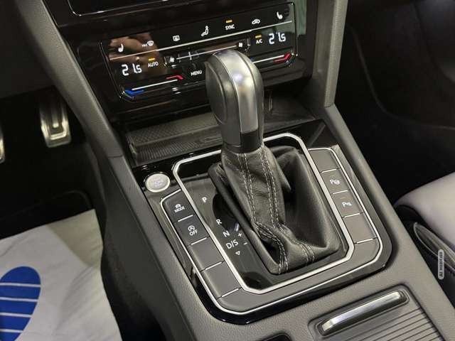 Volkswagen Passat 2.0 TDI R-Line Elegance DSG*Navi*LED*ACC*