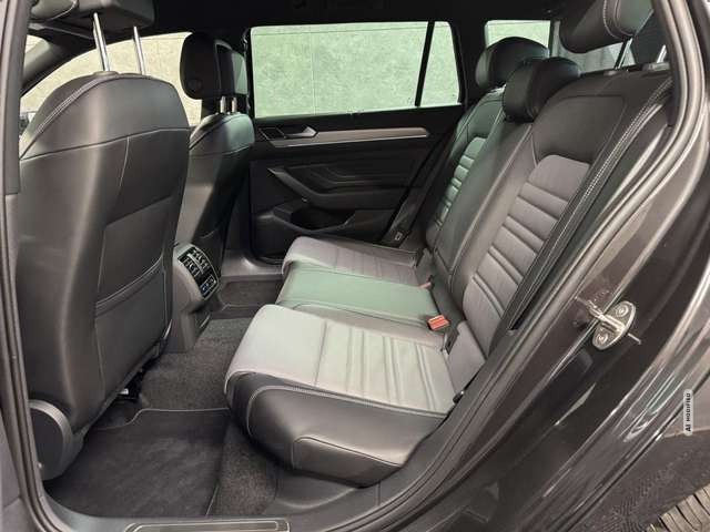 Volkswagen Passat 2.0 TDI R-Line Elegance DSG*Navi*LED*ACC*
