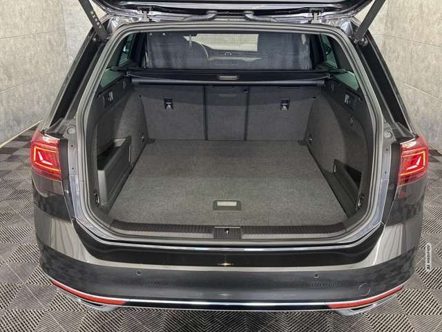 Volkswagen Passat 2.0 TDI R-Line Elegance DSG*Navi*LED*ACC*