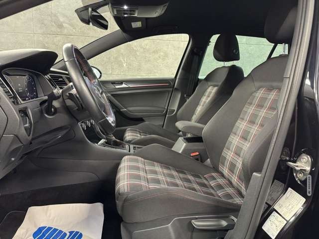 Volkswagen Golf VII GTI Performance DSG*Navi*LED*ACC*PDC*