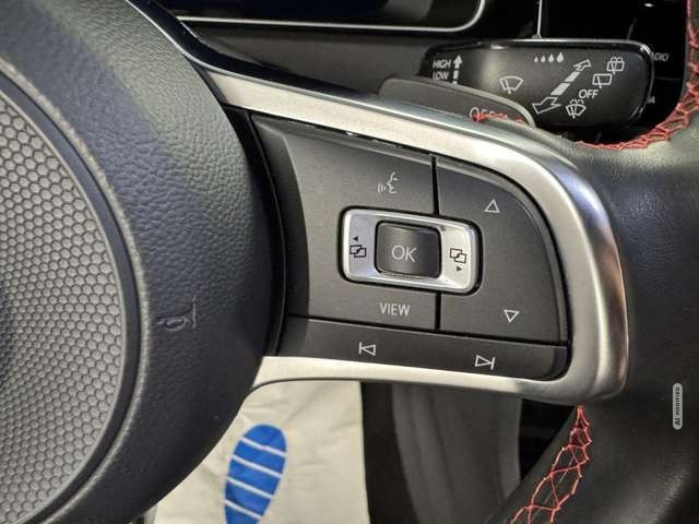 Volkswagen Golf VII GTI Performance DSG*Navi*LED*ACC*PDC*