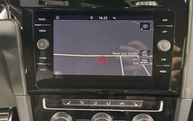 Volkswagen Golf VII GTI Performance DSG*Navi*LED*ACC*PDC*