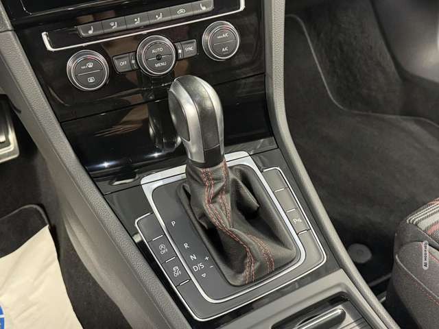 Volkswagen Golf VII GTI Performance DSG*Navi*LED*ACC*PDC*