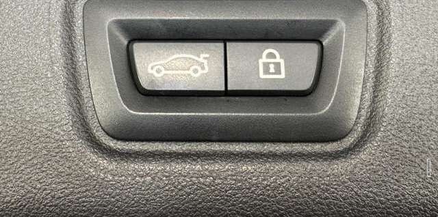 BMW 320 d M Sport Aut*Laser*Navi*HuD*Tempo*Kamera*