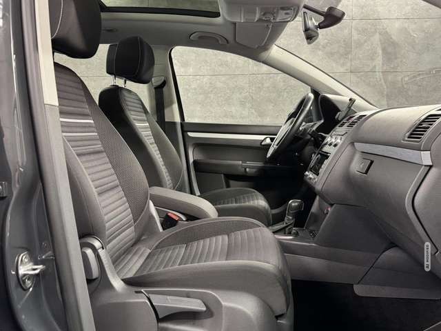 Volkswagen Touran 1.4 TSI Cup DSG*Navi*Bi-Xenon*Tempo*PDC*