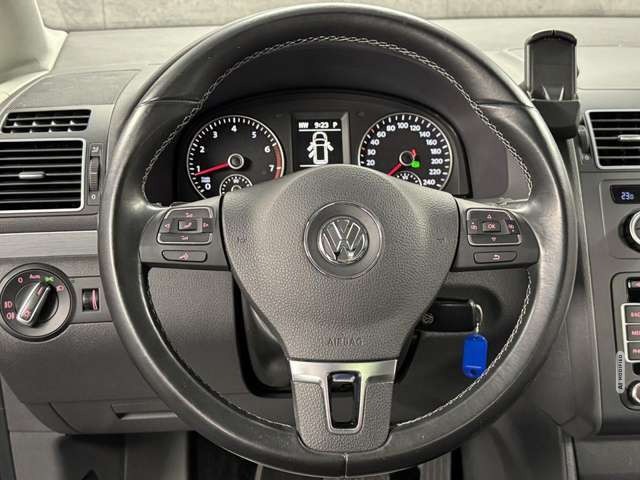 Volkswagen Touran 1.4 TSI Cup DSG*Navi*Bi-Xenon*Tempo*PDC*