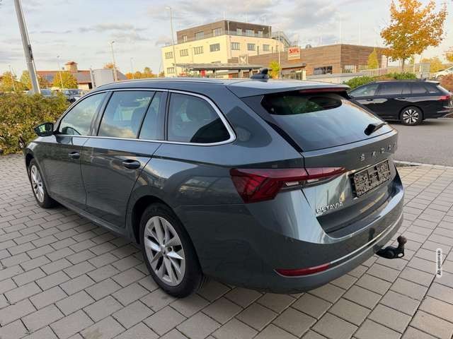 Skoda Octavia Combi First Edition