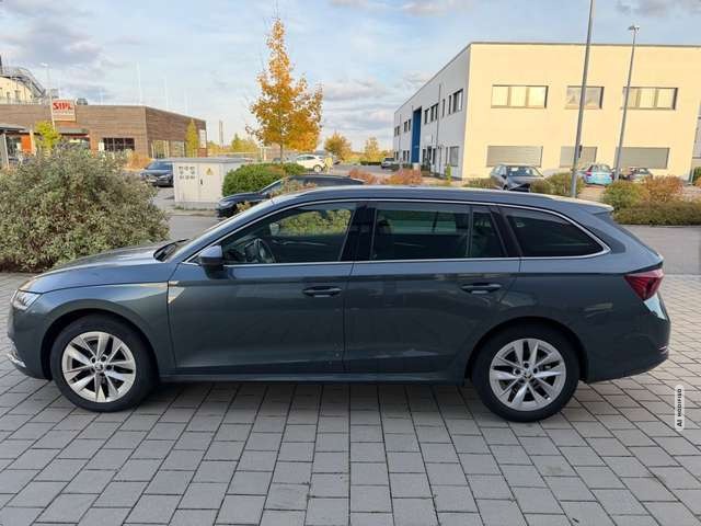 Skoda Octavia Combi First Edition