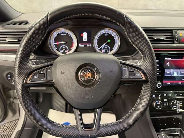 Skoda Superb Sportline 2.0 TDI Bi-Xenon*NAVI*AHK*TEMPO