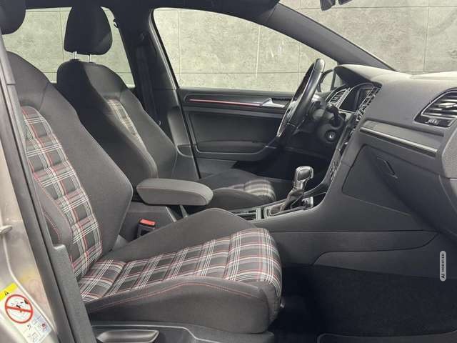 Volkswagen Golf VII GTI Performance DSG*Navi*LED*ACC*Kamera