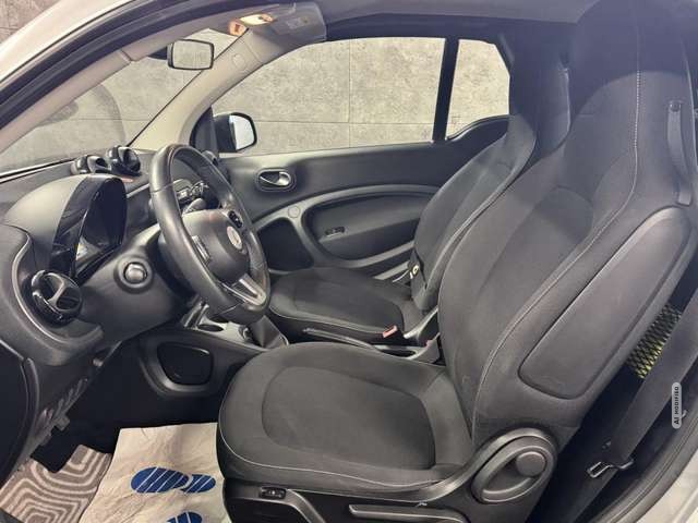 Smart ForTwo 1.0 cabrio Basis Tempomat*SHZ*Alu*Klima*
