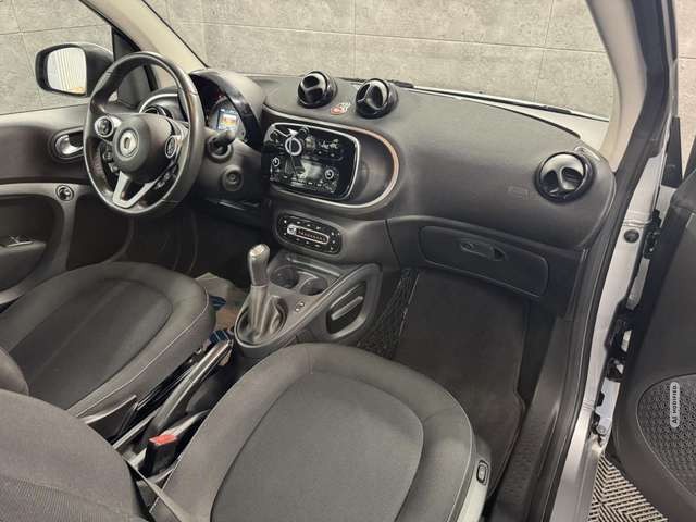 Smart ForTwo 1.0 cabrio Basis Tempomat*SHZ*Alu*Klima*