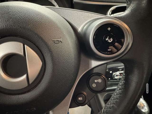 Smart ForTwo 1.0 cabrio Basis Tempomat*SHZ*Alu*Klima*