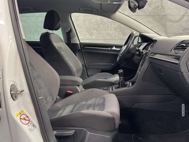 Volkswagen Golf VII Highline R-Line Navi*LED*ACC*PDC*Keyles