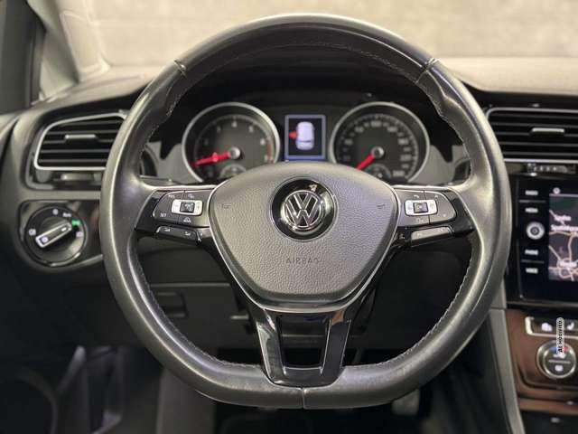 Volkswagen Golf VII Highline R-Line Navi*LED*ACC*PDC*Keyles