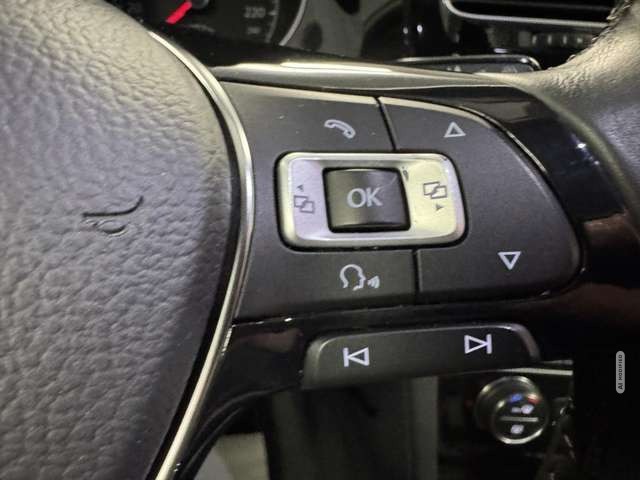 Volkswagen Golf VII Highline R-Line Navi*LED*ACC*PDC*Keyles