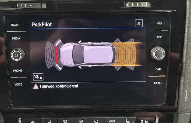 Volkswagen Golf VII Highline R-Line Navi*LED*ACC*PDC*Keyles