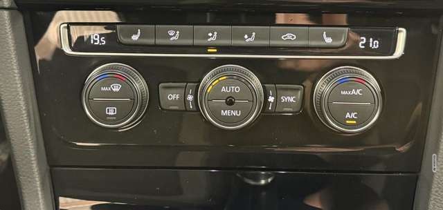 Volkswagen Golf VII Highline R-Line Navi*LED*ACC*PDC*Keyles
