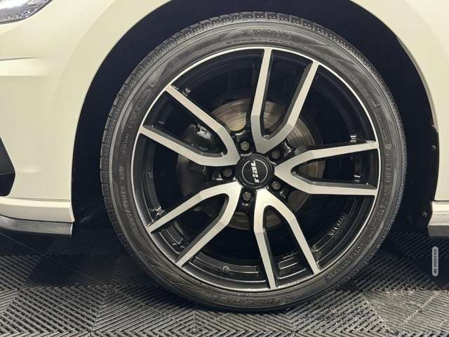 Volkswagen Golf VII Highline R-Line Navi*LED*ACC*PDC*Keyles