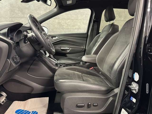 Ford Kuga 2.0 TDCi ST-Line AWD Aut*Navi*Bi-Xenon*AHK
