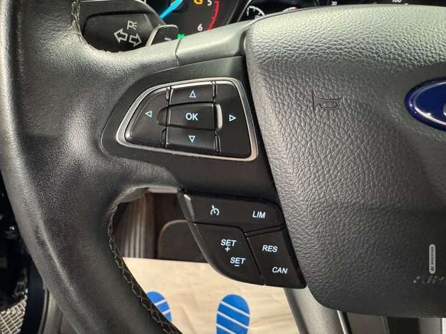Ford Kuga 2.0 TDCi ST-Line AWD Aut*Navi*Bi-Xenon*AHK