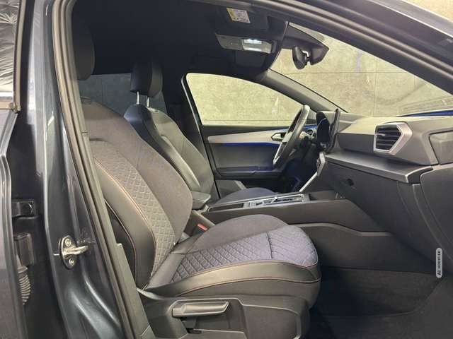 Seat Leon Sportstourer FR 2.0 TDI DSG*Navi*LED*ACC
