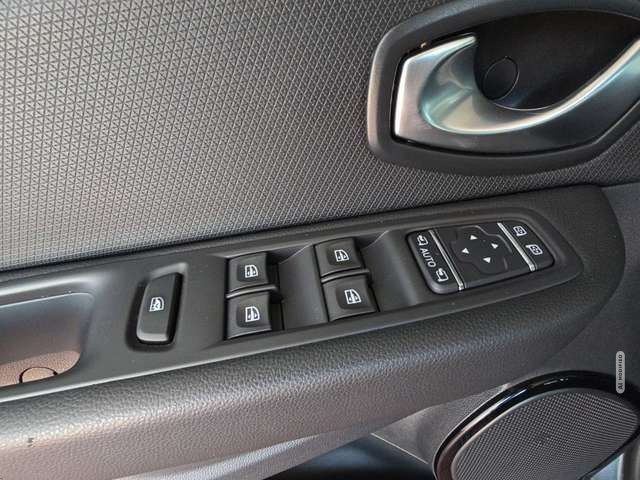 Renault Clio IV Grandtour BOSE Edition *LED
