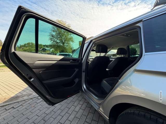 Volkswagen Passat 2.0 TDI Highline AHK NAVI SITZHEIZUNG