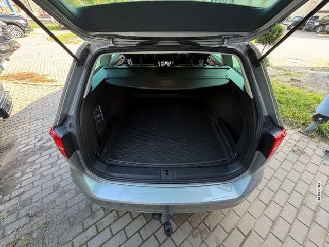 Volkswagen Passat 2.0 TDI Highline AHK NAVI SITZHEIZUNG