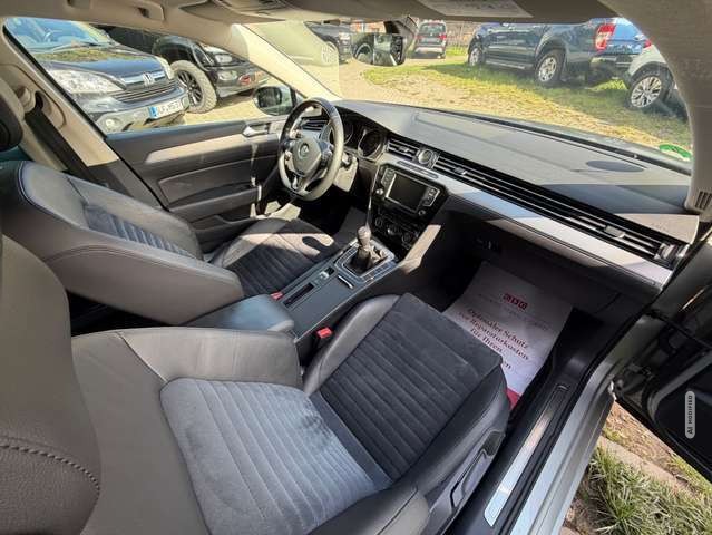 Volkswagen Passat 2.0 TDI Highline AHK NAVI SITZHEIZUNG