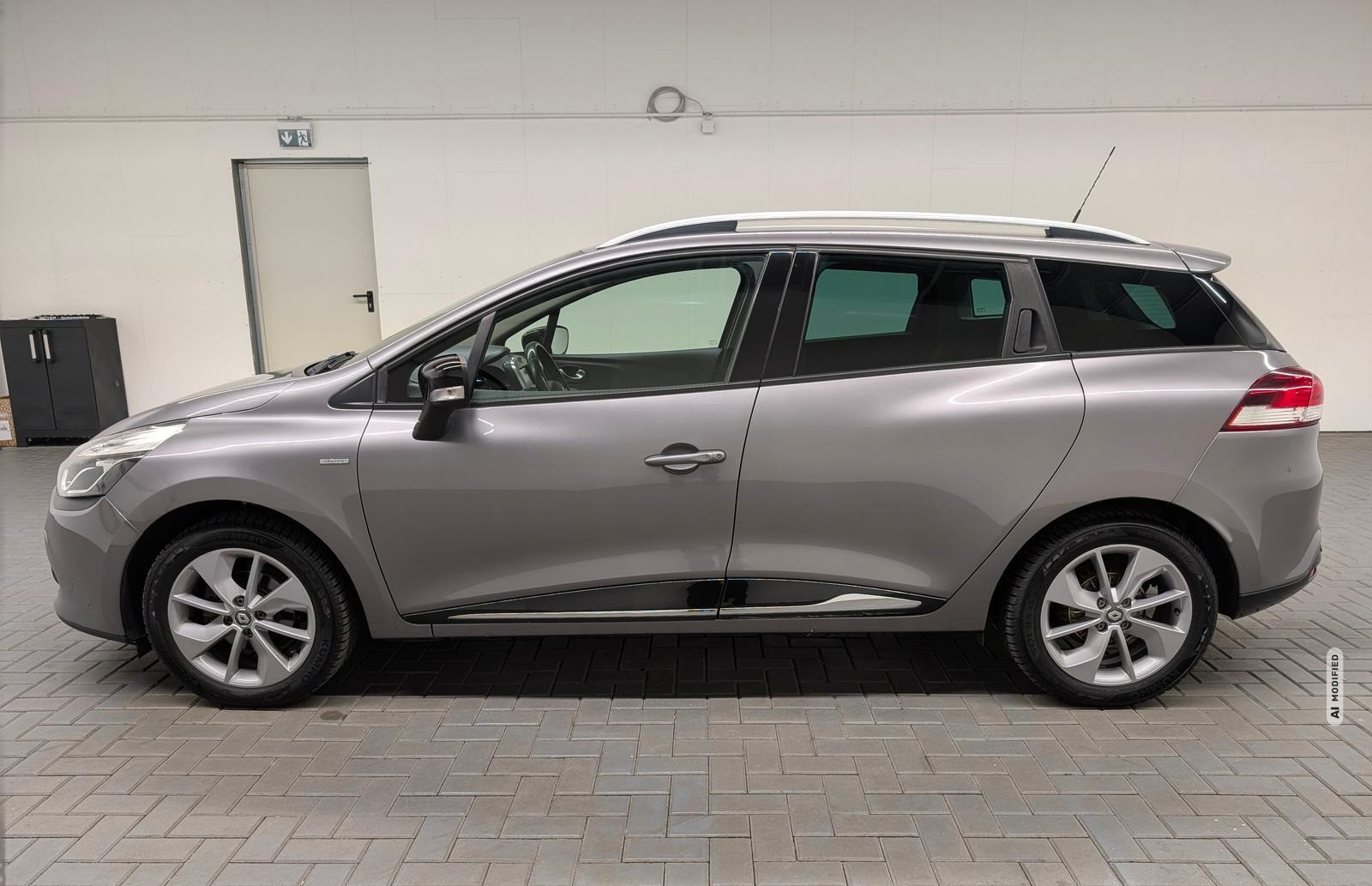 Renault Clio Grandtour Limited Navi/PDC/AHK/GRA/16-LM