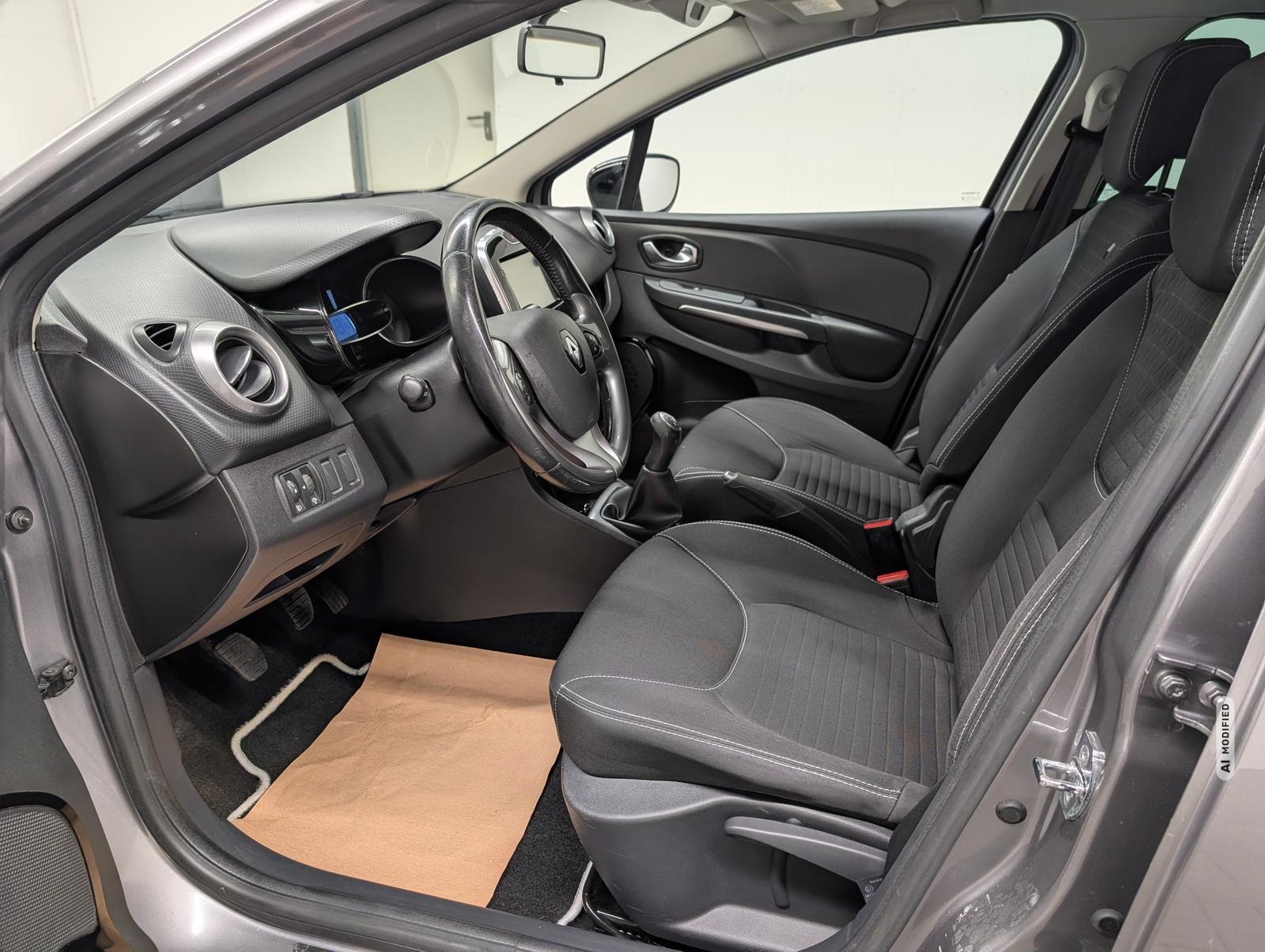 Renault Clio Grandtour Limited Navi/PDC/AHK/GRA/16-LM