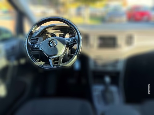 Volkswagen Golf Sportsvan VII Lounge AHK Navi Bi-Xenon Dyn. Kurvenlicht 2-Zo