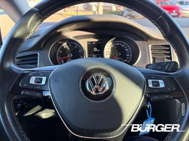 Volkswagen Golf Sportsvan VII Lounge AHK Navi Bi-Xenon Dyn. Kurvenlicht 2-Zo