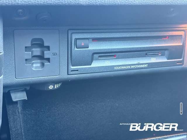 Volkswagen Golf Sportsvan VII Lounge AHK Navi Bi-Xenon Dyn. Kurvenlicht 2-Zo