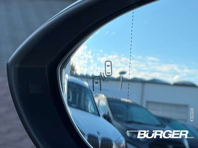 Volkswagen Golf Sportsvan VII Lounge AHK Navi Bi-Xenon Dyn. Kurvenlicht 2-Zo