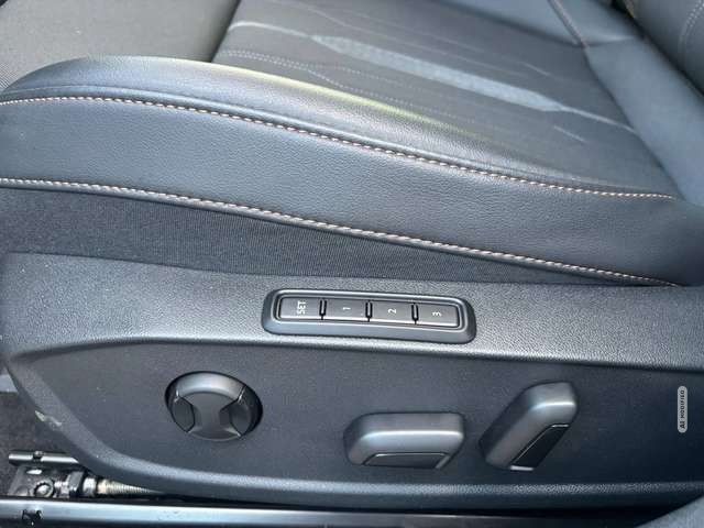 Cupra Leon Limousine*DSG*KAMERA*NAV*CARPLAY*PANO-DACH*BEAT...