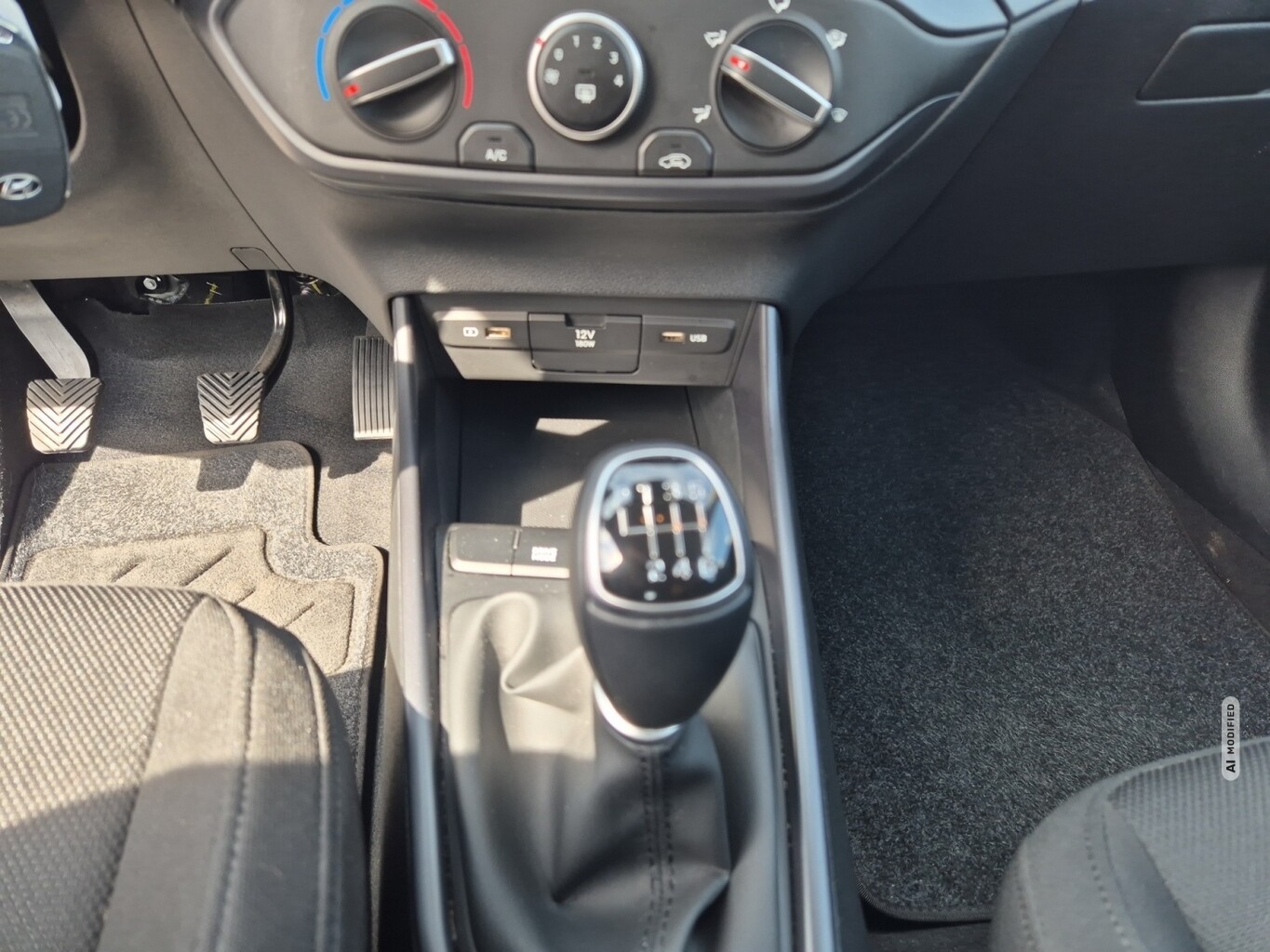 Hyundai Bayon 1.0 T-GDI 100 Select PDC Temp Klima LM16Z