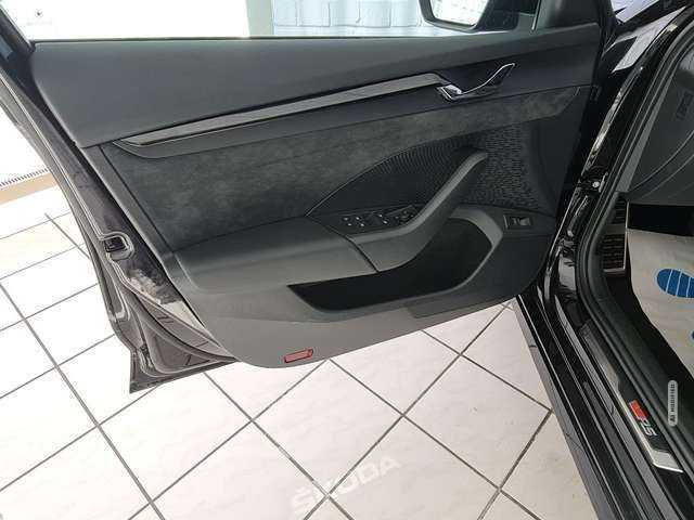 Skoda Octavia RS, 1.Hand, Panoramadach, AHK, LED, Navi, Schec...