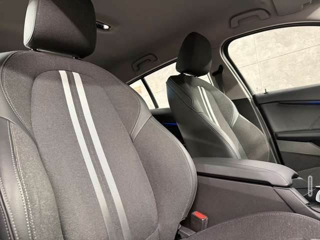 BMW 118 i Sportline Aut*LED*Navi*Tempo*PDC*CarPlay*