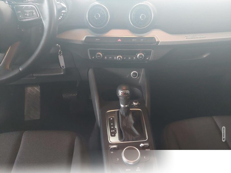Audi Q2 1.5 TFSI 35 Ganzjahresreifen AHK