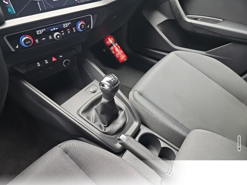 Audi A1 25 TFSI advanced Navi GRA PDC LM16