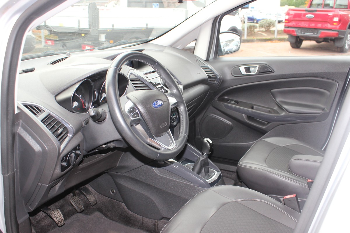 Ford EcoSport S / Navi + Teilleder + Key-Less Entry *41200KM* 