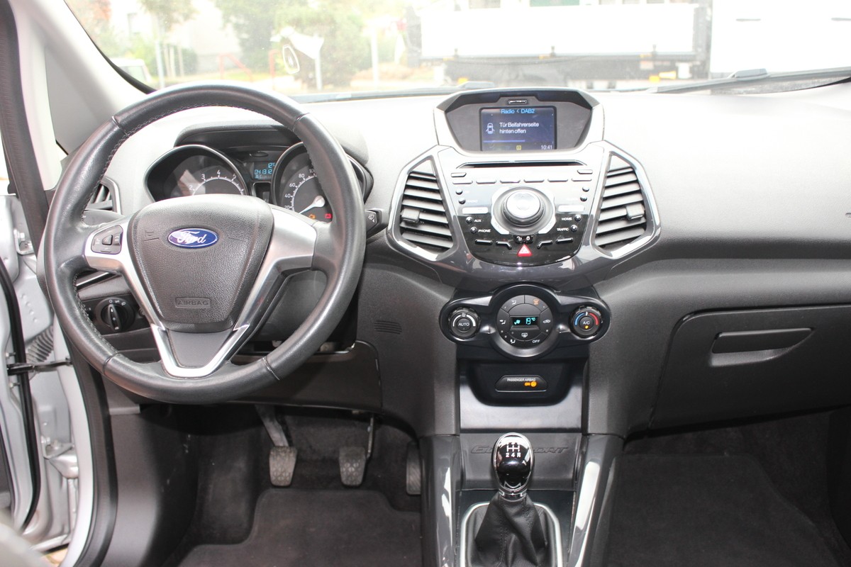Ford EcoSport S / Navi + Teilleder + Key-Less Entry *41200KM* 