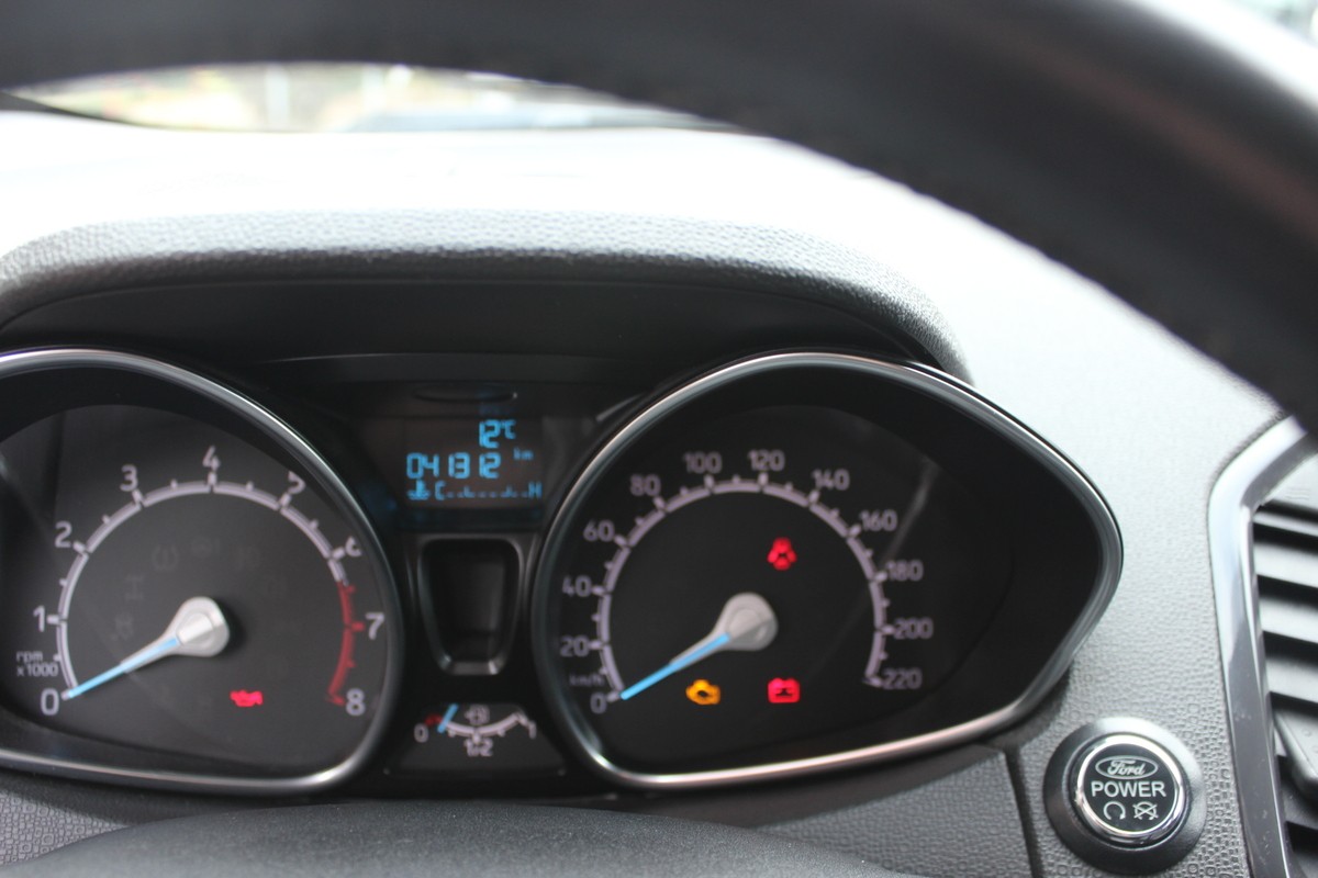 Ford EcoSport S / Navi + Teilleder + Key-Less Entry *41200KM* 
