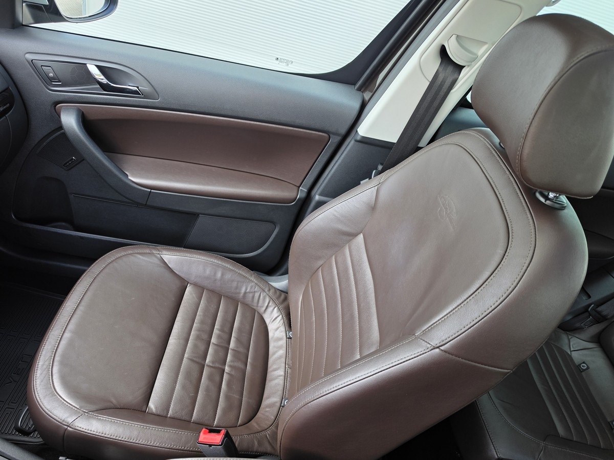 Skoda Yeti  L&K*4x4*AHK*Navi*Leder*Xenon*R-Kamera